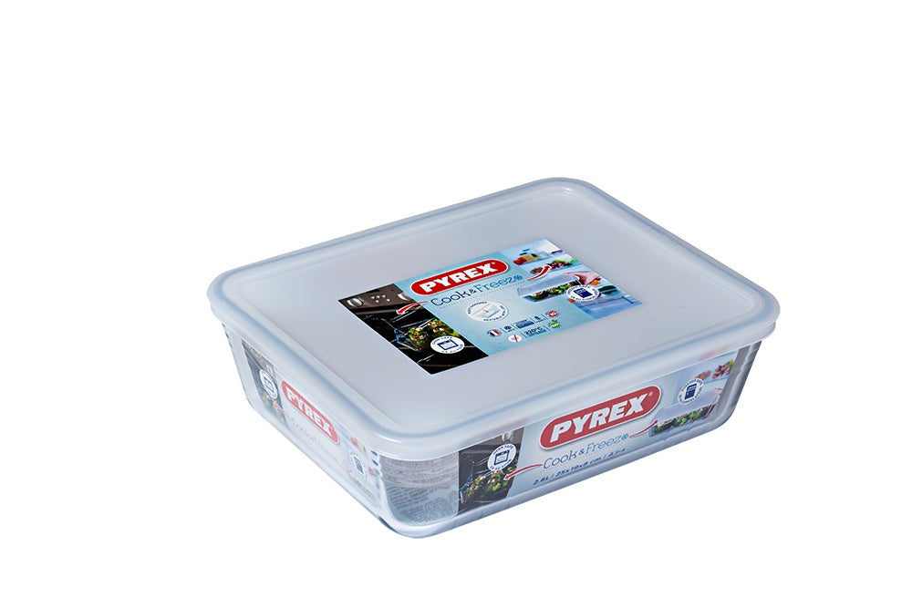 Pyrex Cook & Freeze Glass Dish with Lid 1.5L