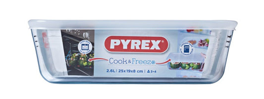 Pyrex Rectangular Dish With Lid 2.6L