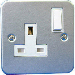 Securlec Metal Clad 1 Gang Switched Socket Double Pole 13A